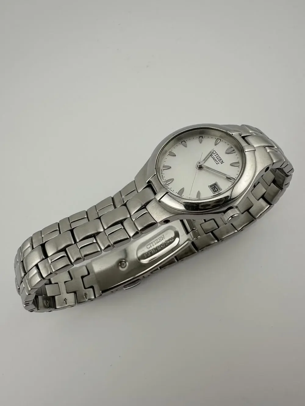 Citizen Quartz Watch Womens Silver Dial Stainless Steel Date 25mm Japan